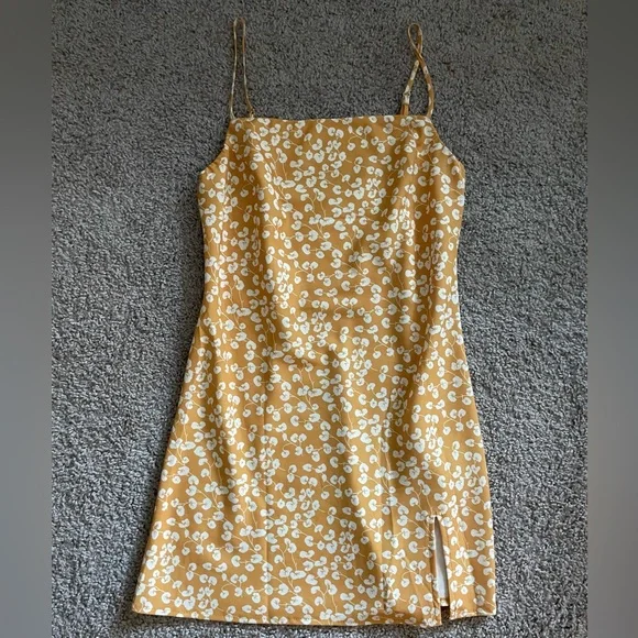 open lace back dress Nellie Mini Dress Yellow Floral main image 0